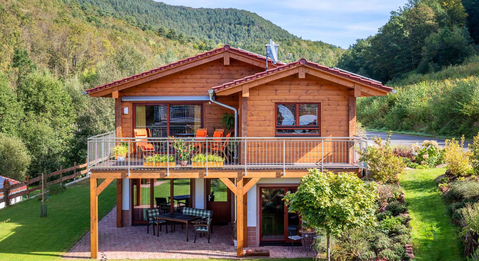 Holzhaus Bungalow mit Ferienwohnung in Rheinland-Pfalz von Fullwood