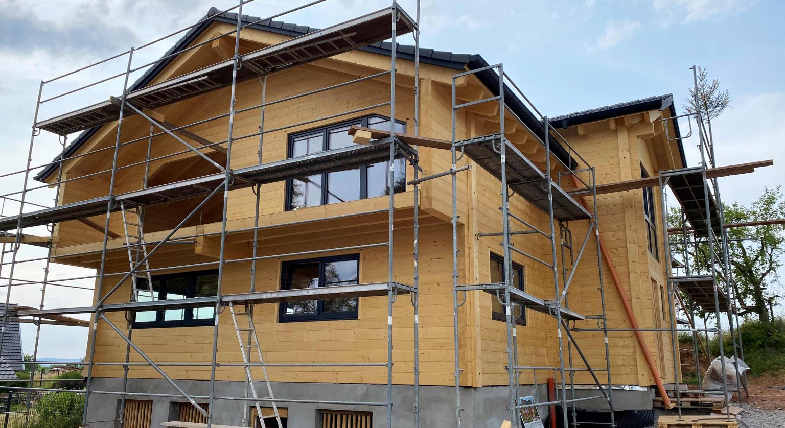 Blockhaus Baustelle in Bayern August 2023