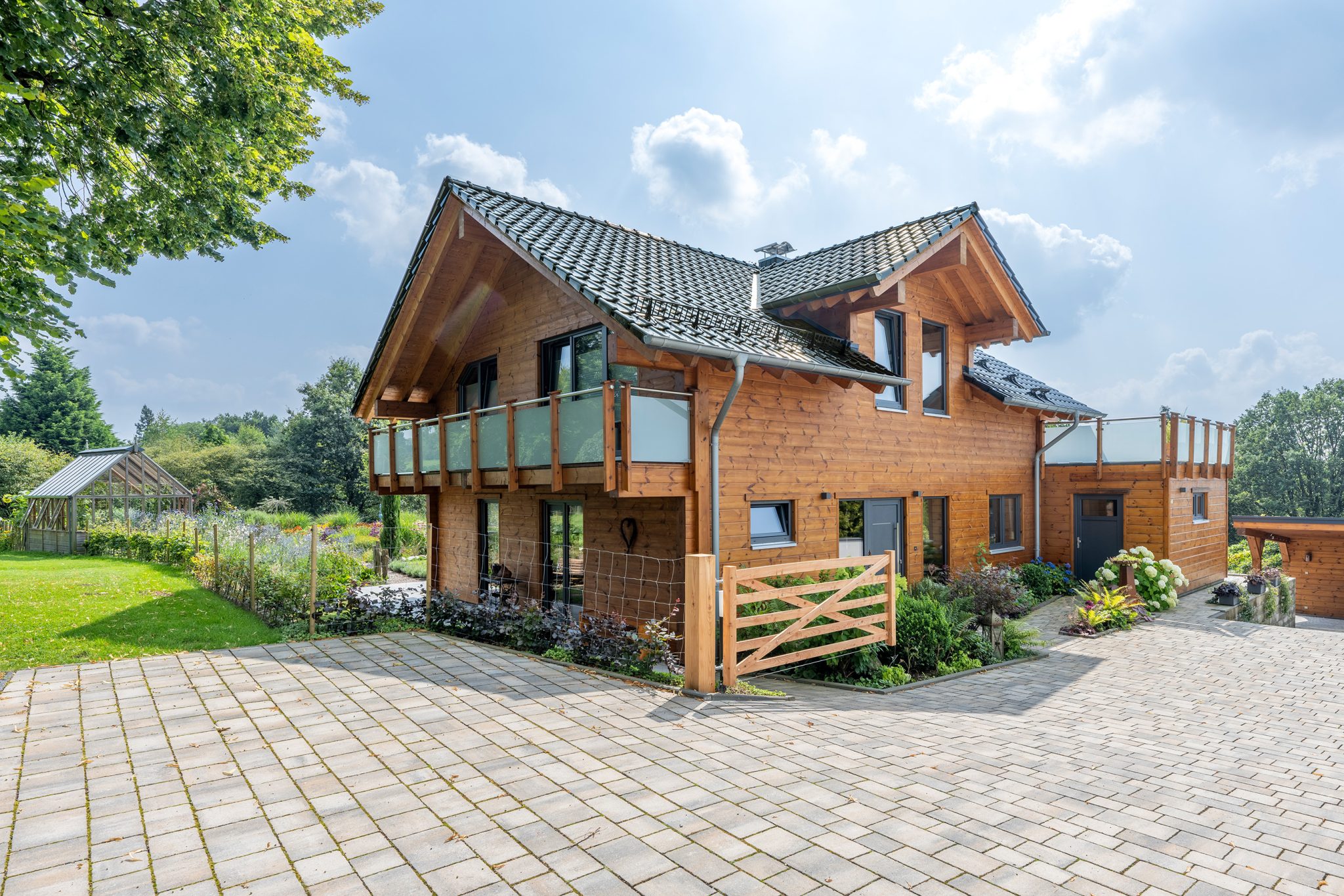 Holzhaus in der Schloss-Stadt